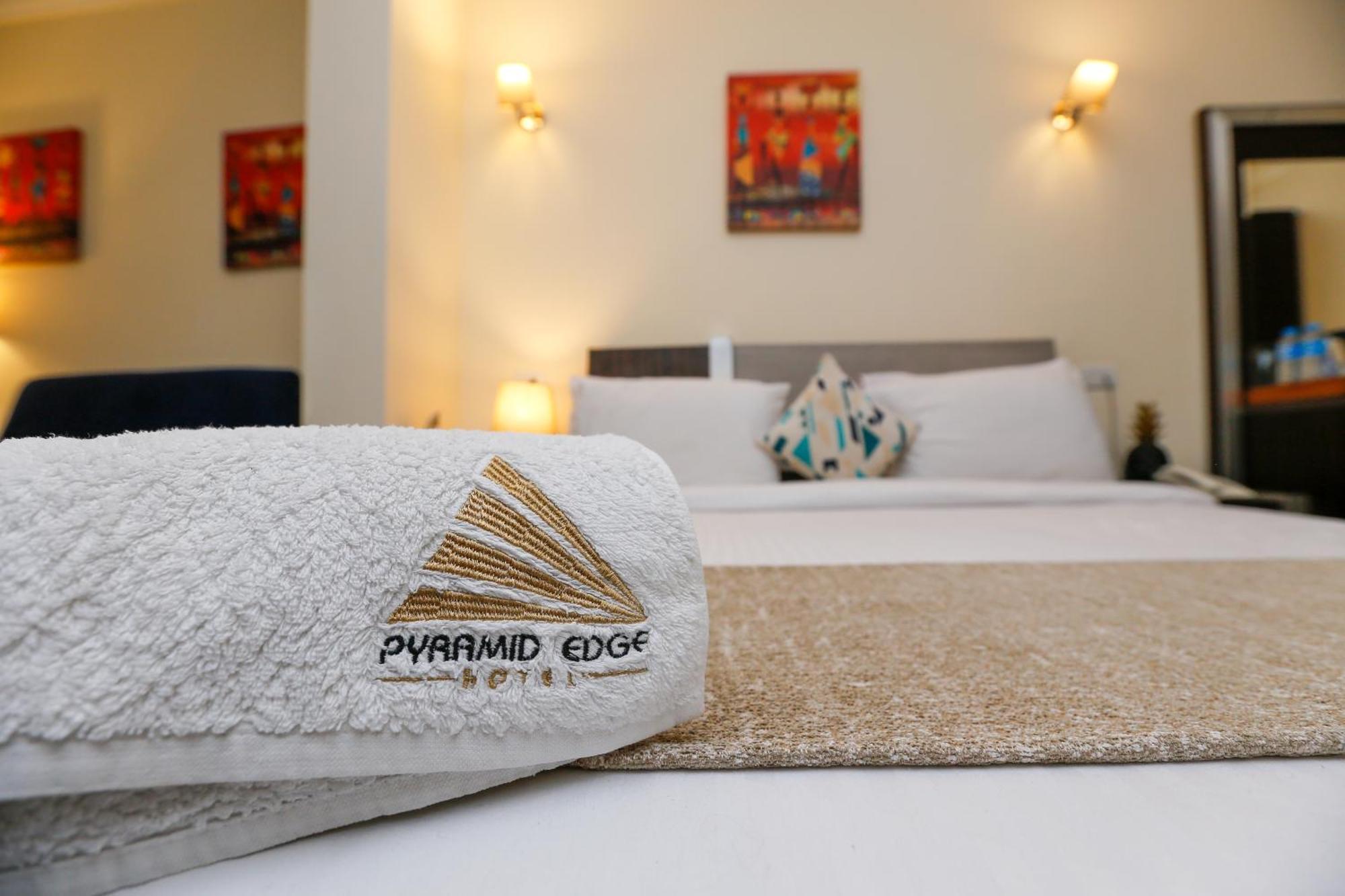 Pyramid Edge Hotel & Exclusive Pyramids View Rooftop Kafrat al Jabal Exterior photo