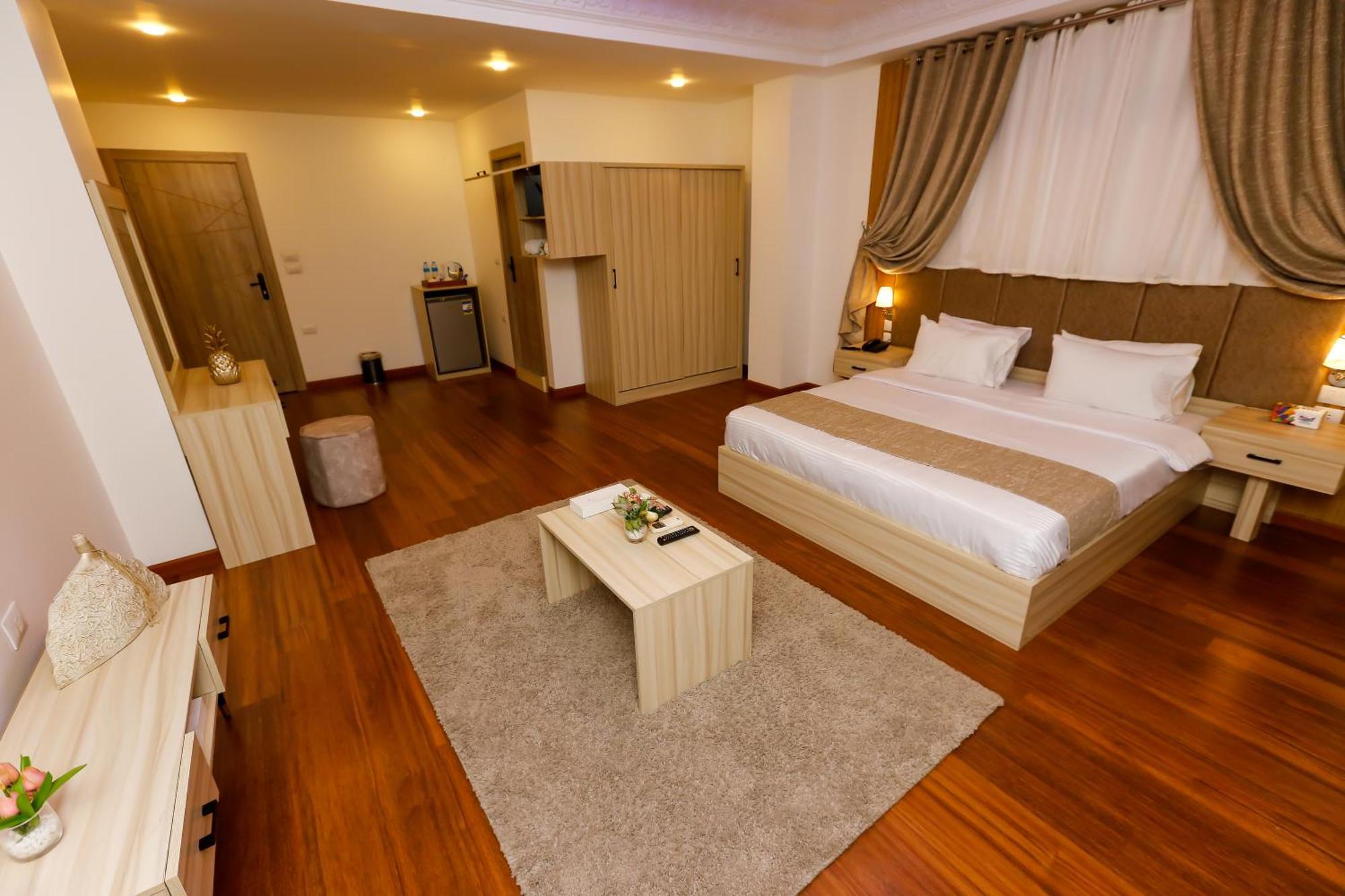 Pyramid Edge Hotel & Exclusive Pyramids View Rooftop Kafrat al Jabal Exterior photo