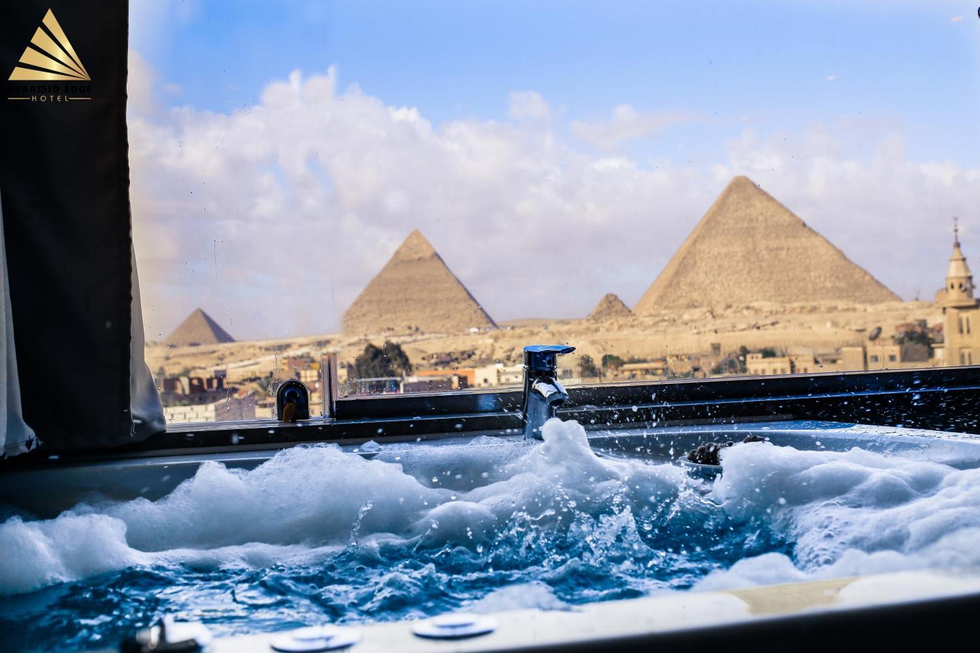 Pyramid Edge Hotel & Exclusive Pyramids View Rooftop Kafrat al Jabal Exterior photo