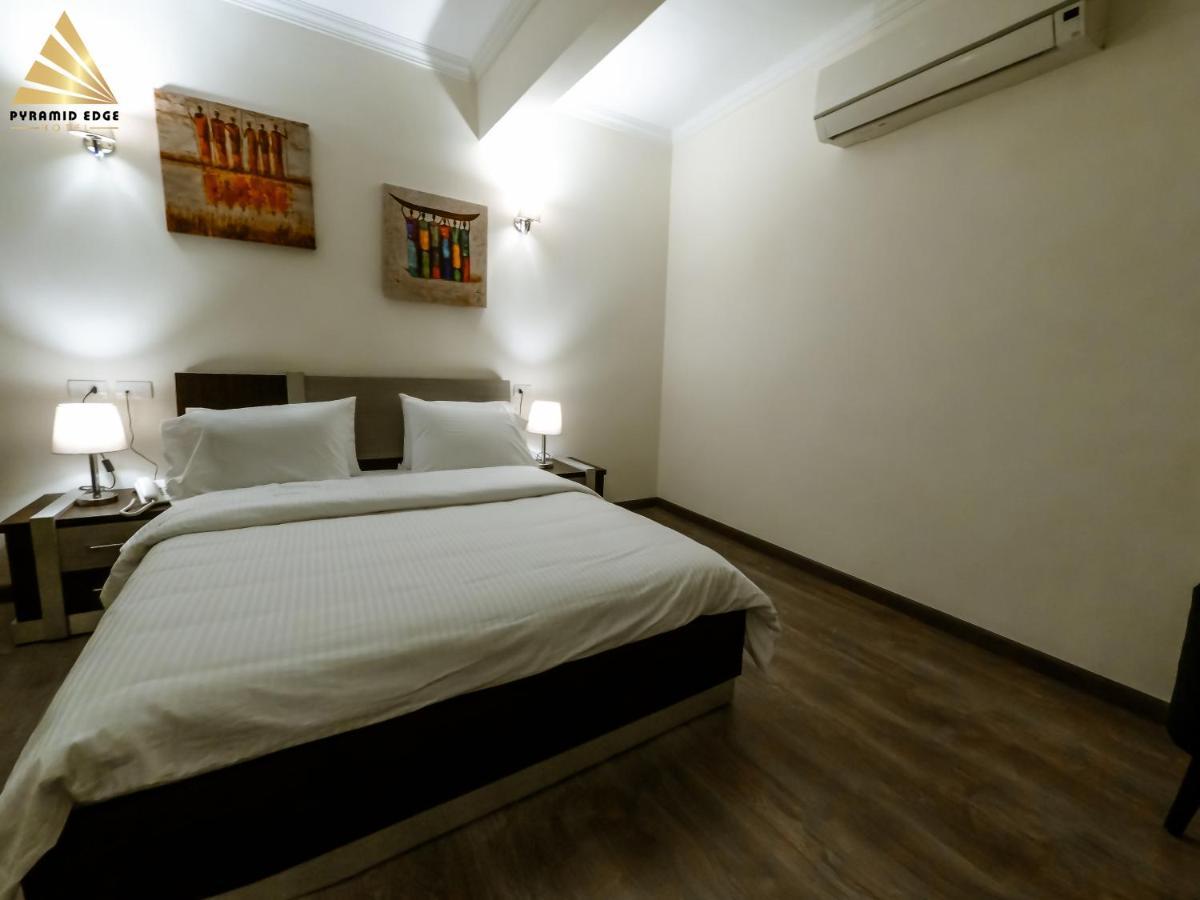 Pyramid Edge Hotel & Exclusive Pyramids View Rooftop Kafrat al Jabal Exterior photo